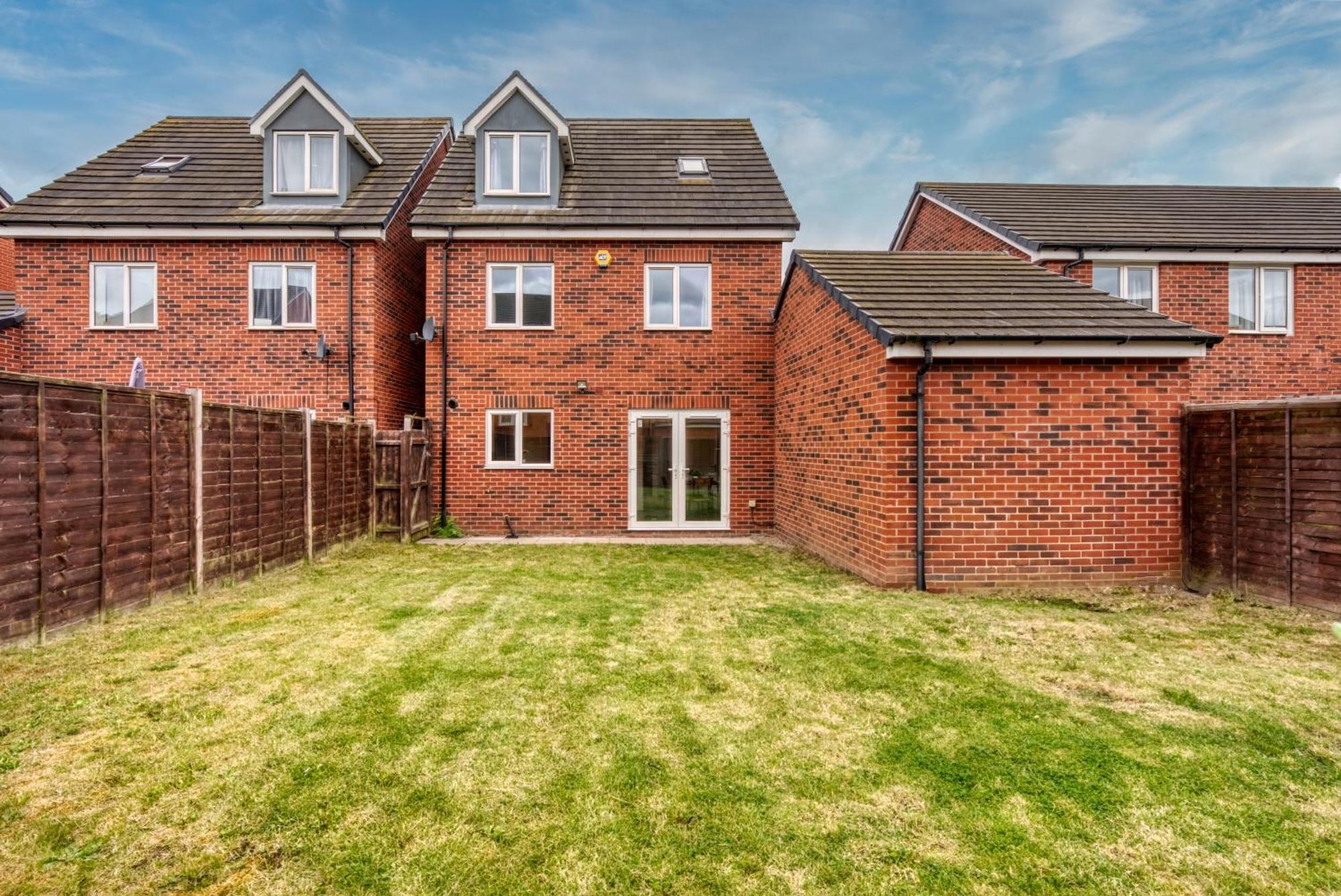 Apartment Woodscape - Relaxing Retreat, 4 Bed, 3 Bath House, Off Road Parking, Fast Wifi, Close To Centre