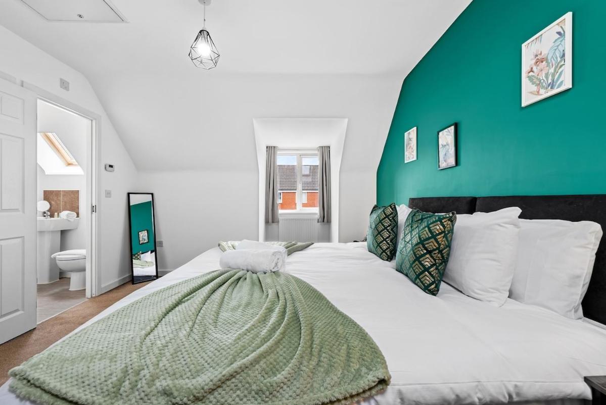 Apartment Woodscape - Relaxing Retreat, 4 Bed, 3 Bath House, Off Road Parking, Fast Wifi, Close To Centre *