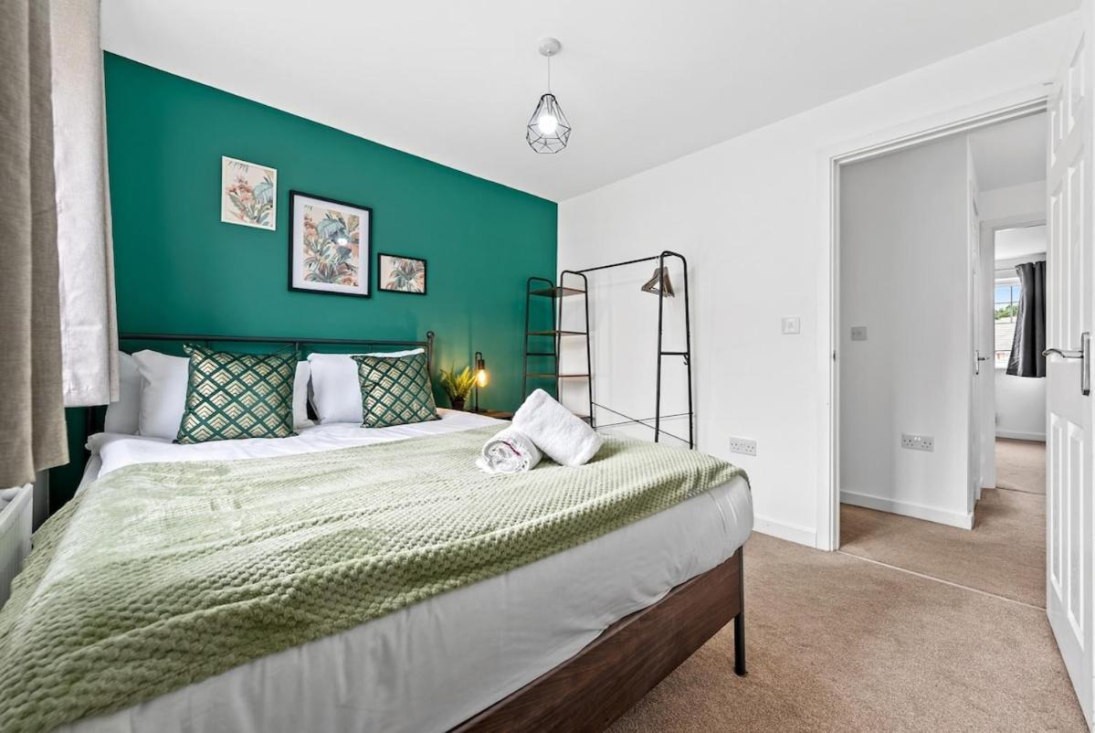 Woodscape - Relaxing Retreat, 4 Bed, 3 Bath House, Off Road Parking, Fast Wifi, Close To Centre Birmingham