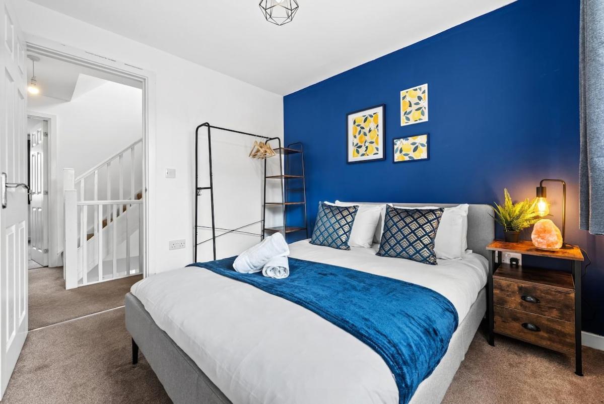 Apartment Woodscape - Relaxing Retreat, 4 Bed, 3 Bath House, Off Road Parking, Fast Wifi, Close To Centre *